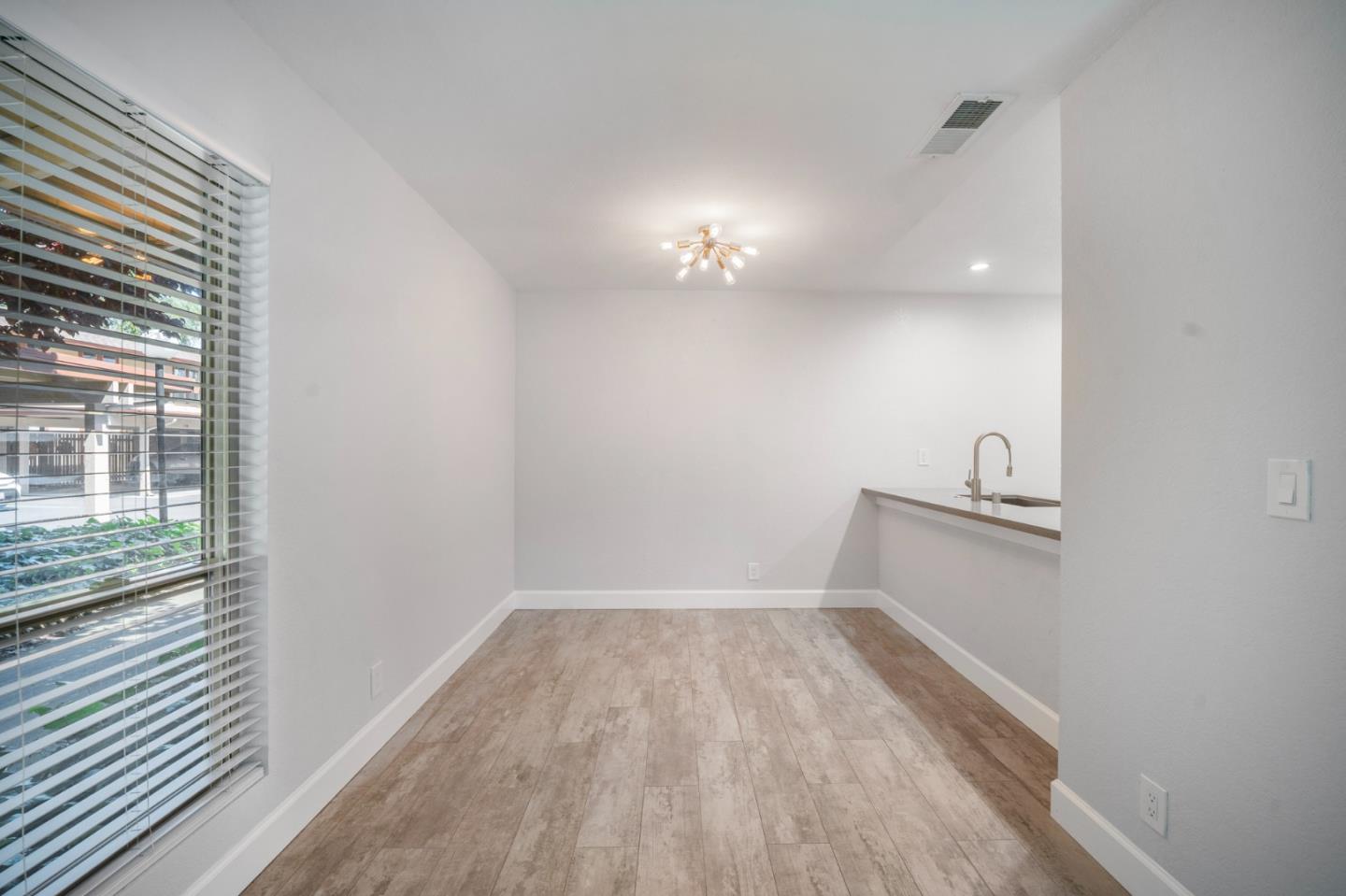 233 Red Oak DR K