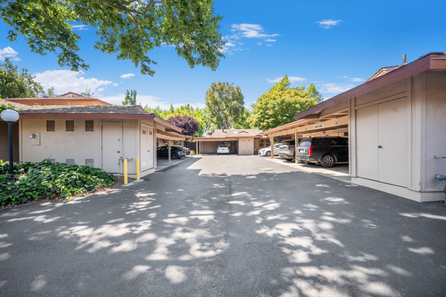 233 Red Oak DR K