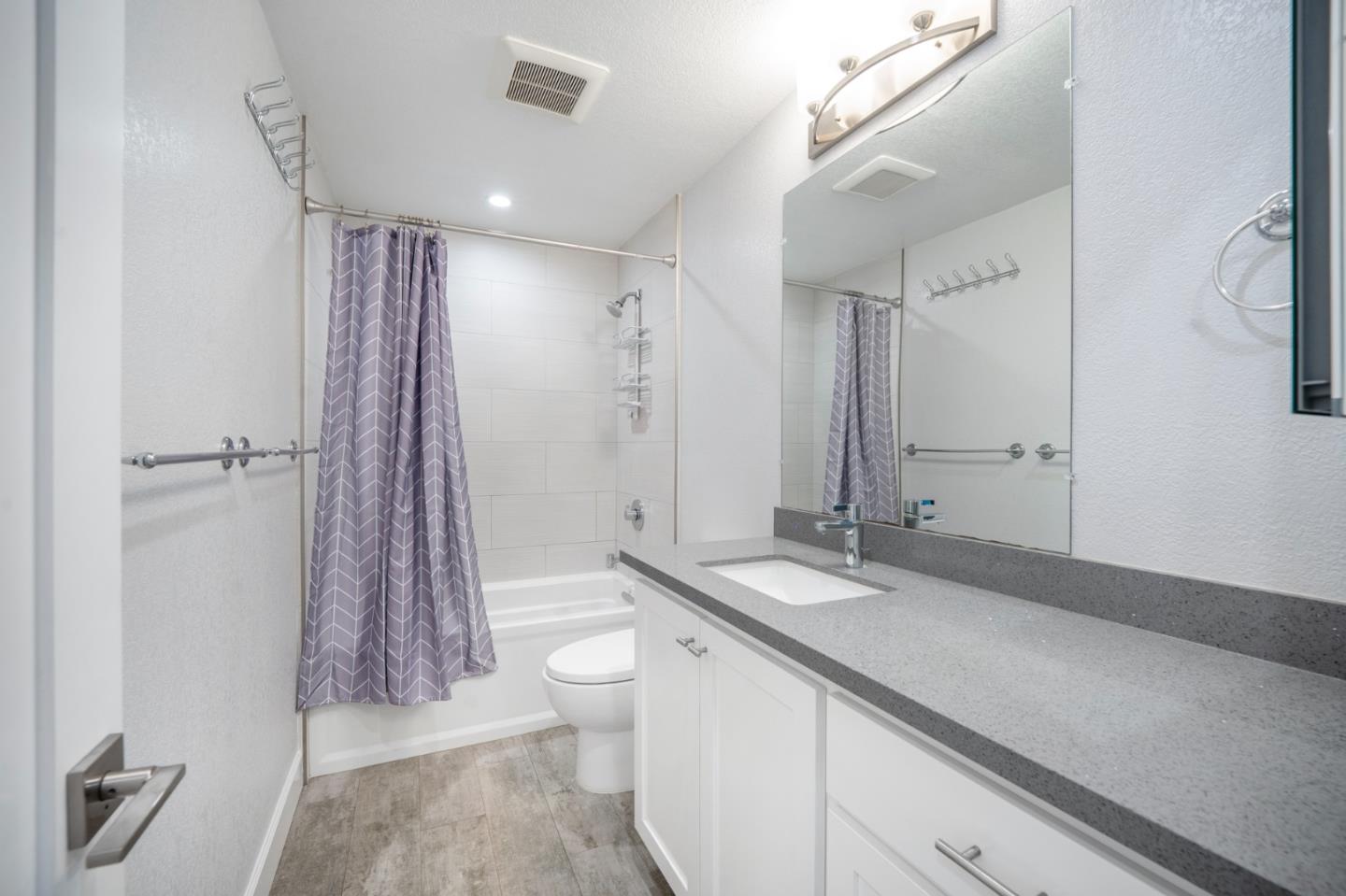 233 Red Oak DR K