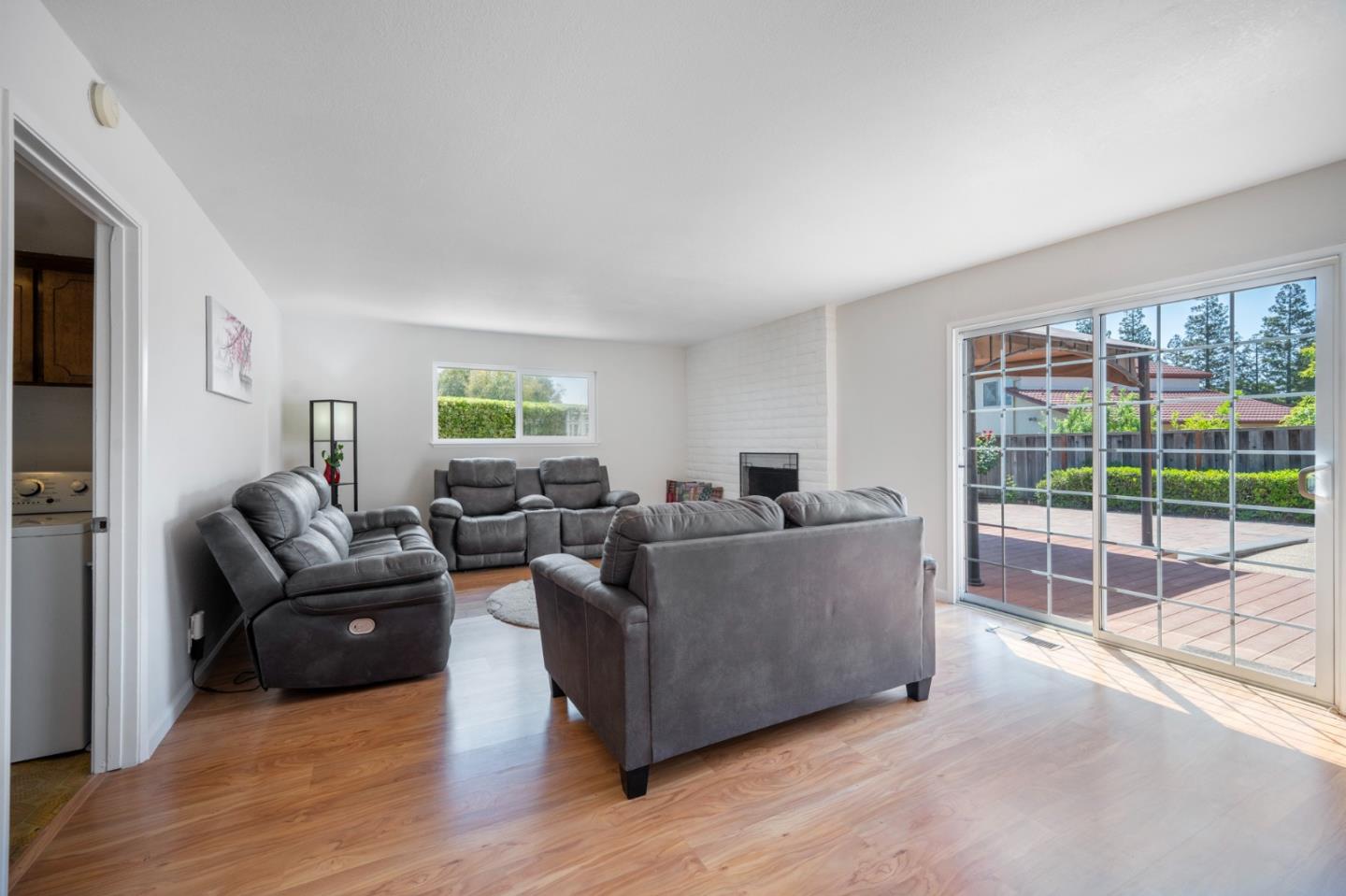 810 West Main Avenue
