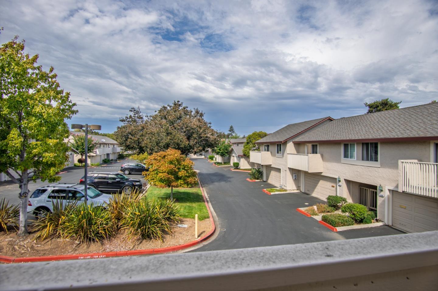 1350 Charmwood Square