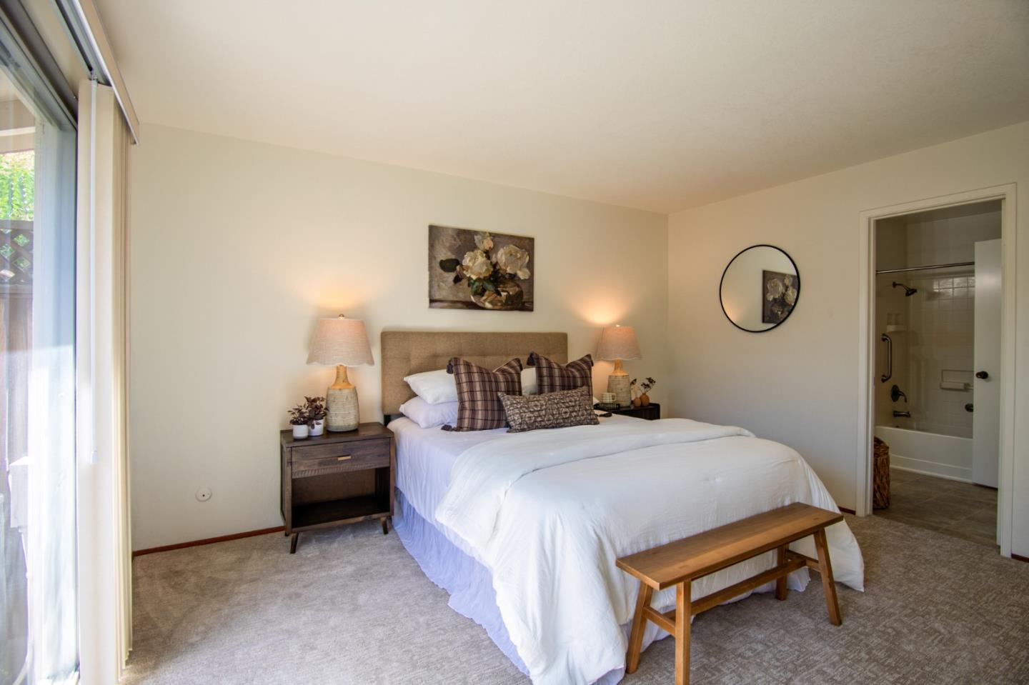 1350 Charmwood Square