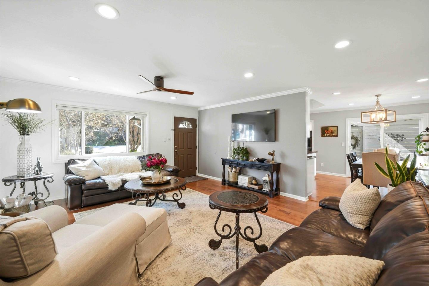 545 West Dunne Avenue