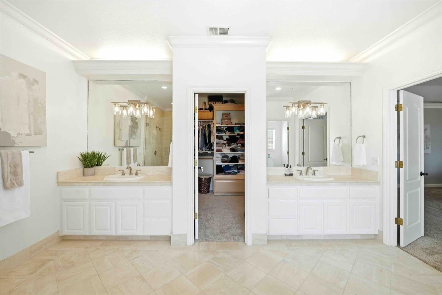 832 English Walnut Way