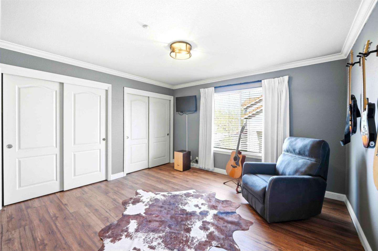 832 English Walnut Way