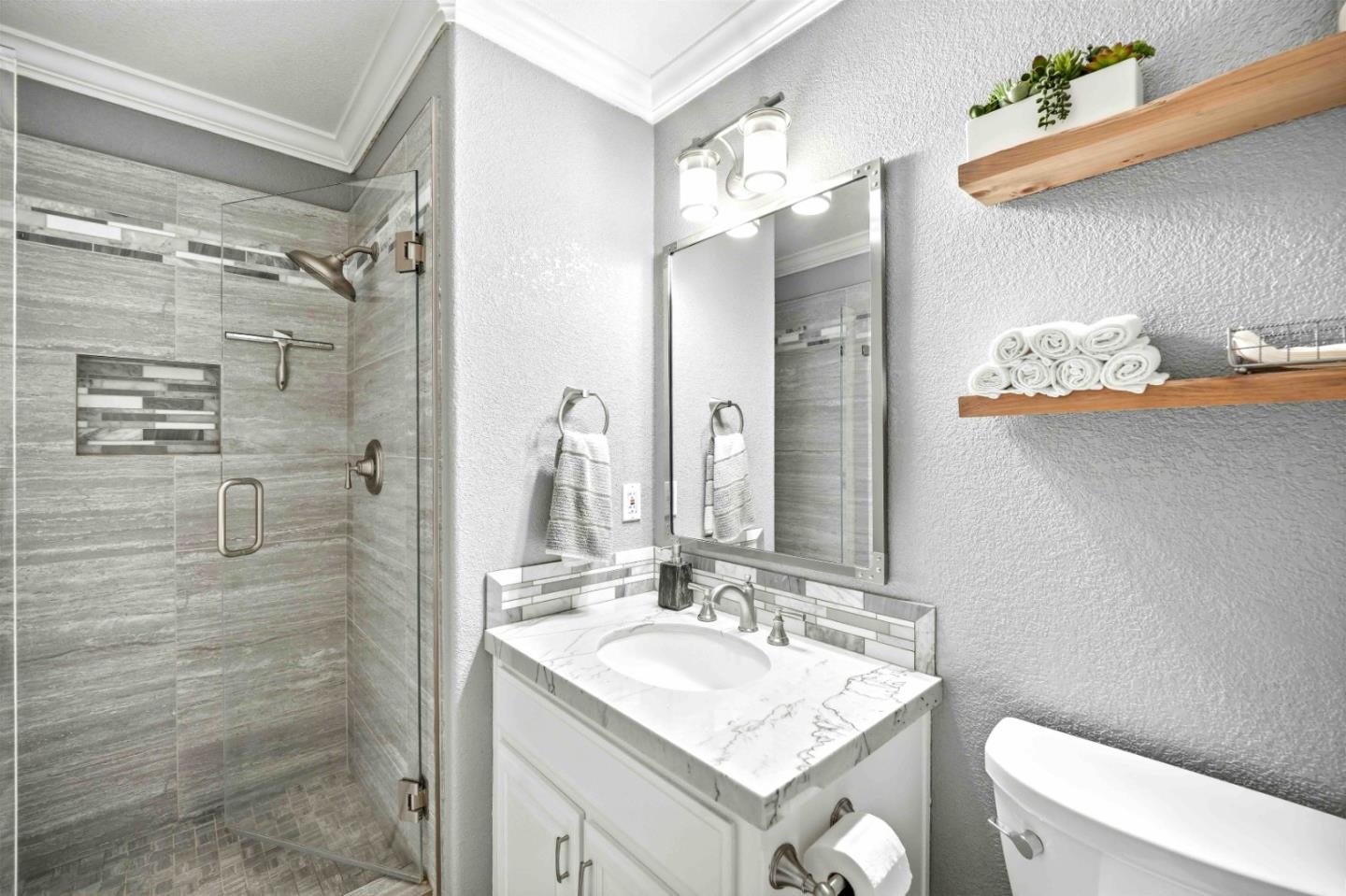 832 English Walnut Way