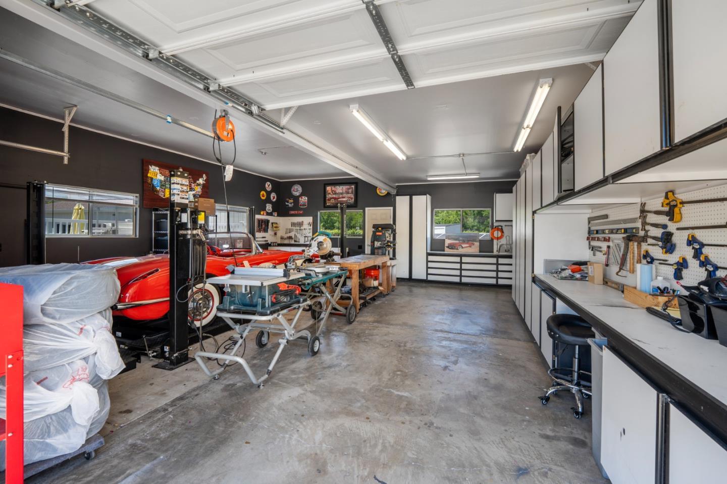 15209 Sycamore Drive