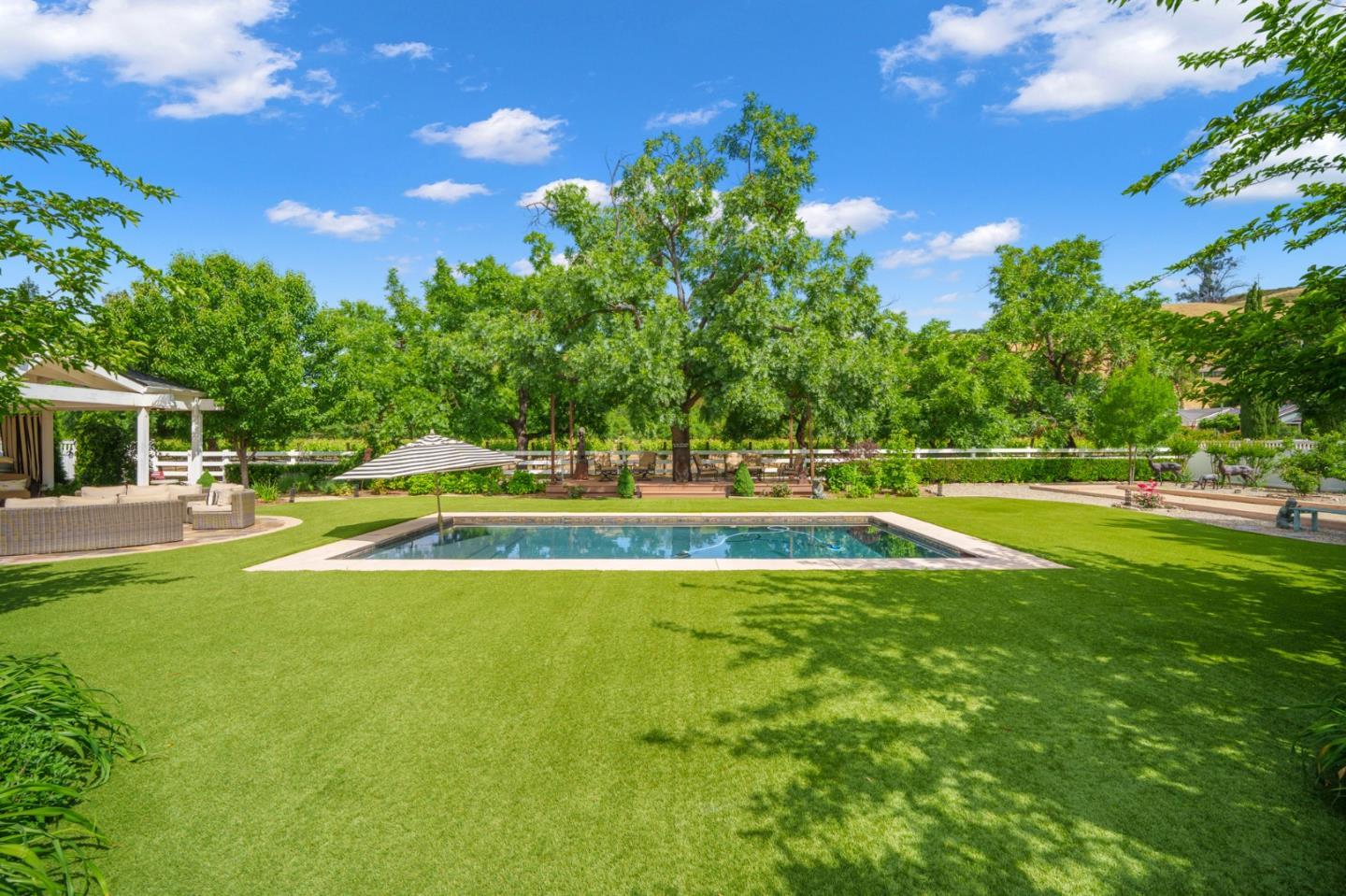 15209 Sycamore Drive