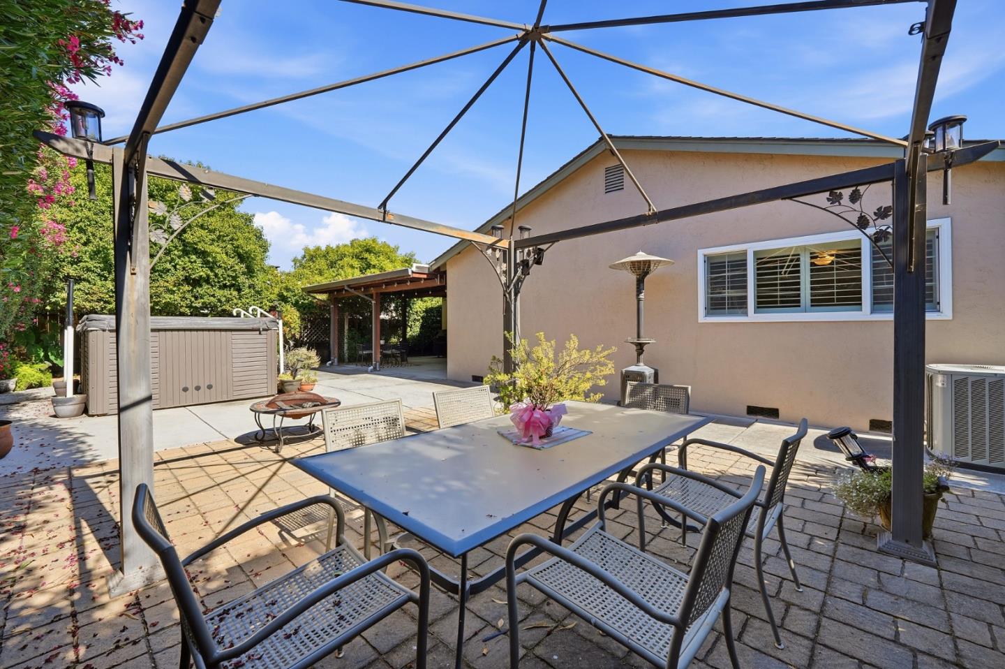 1065 Ortega CIR