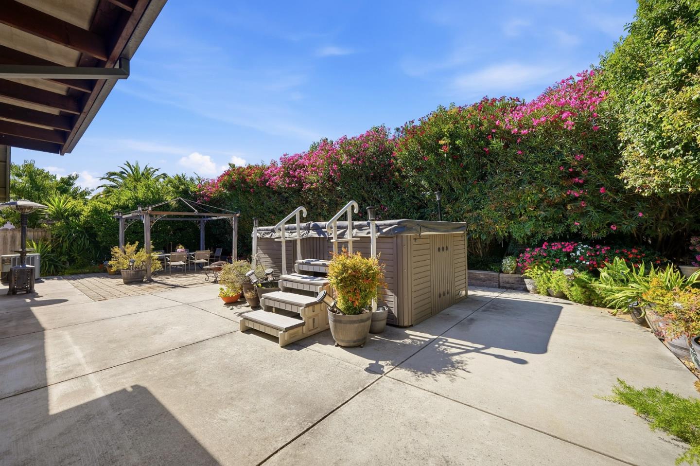 1065 Ortega CIR
