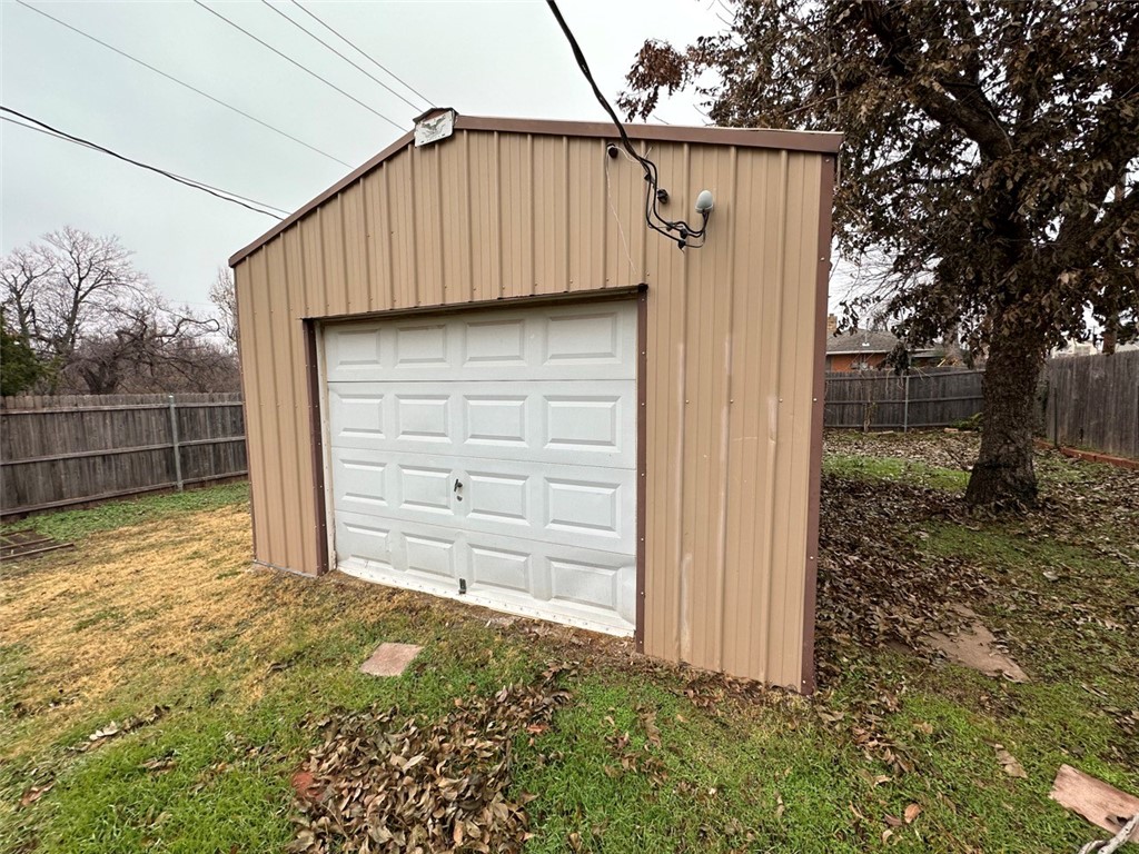 105 Garth Brooks Boulevard