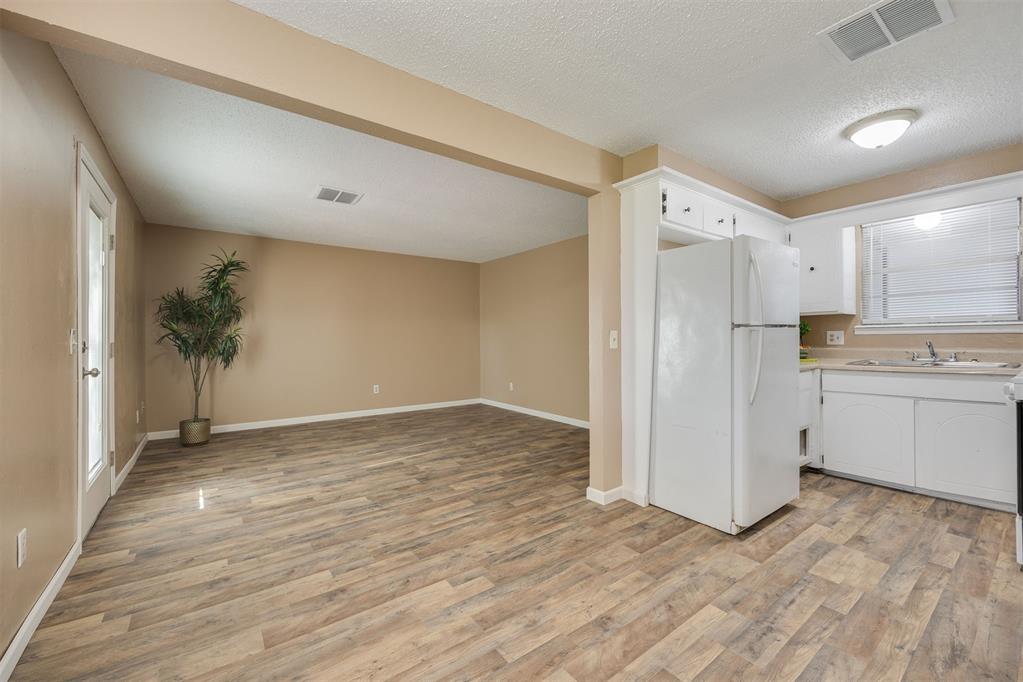 5204 Foster Drive