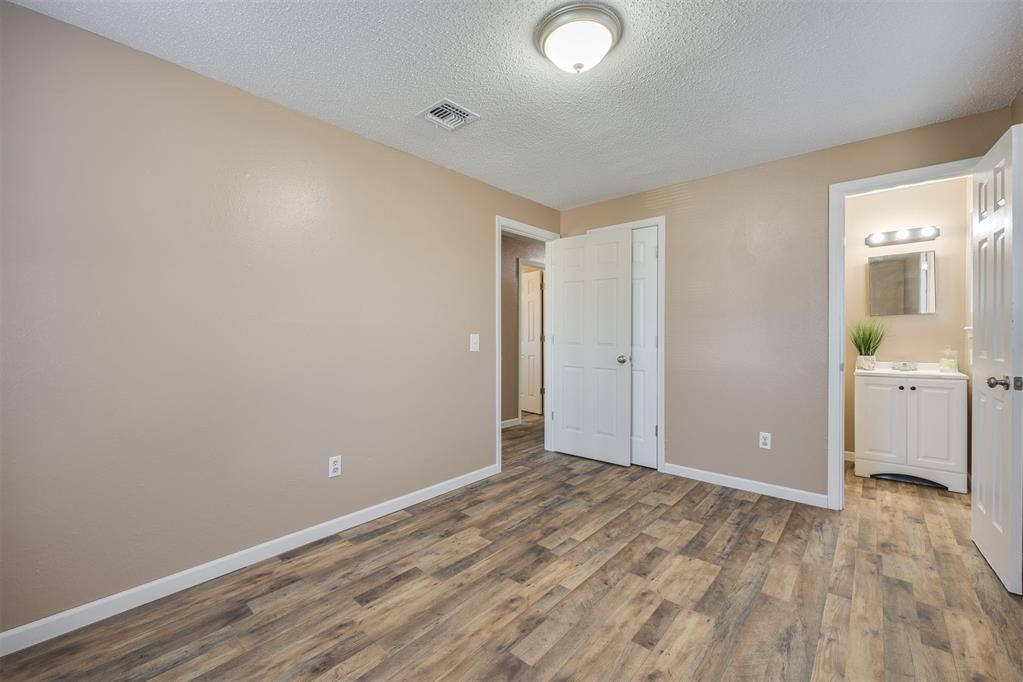 5204 Foster Drive