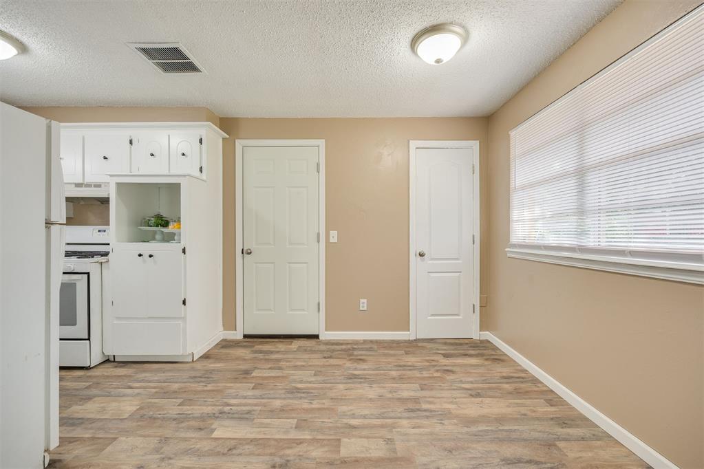 5204 Foster Drive