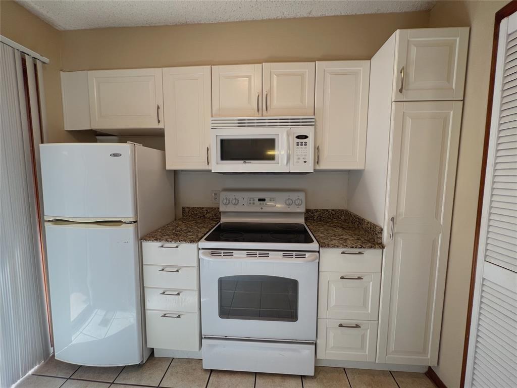 14148 Crossing Way East