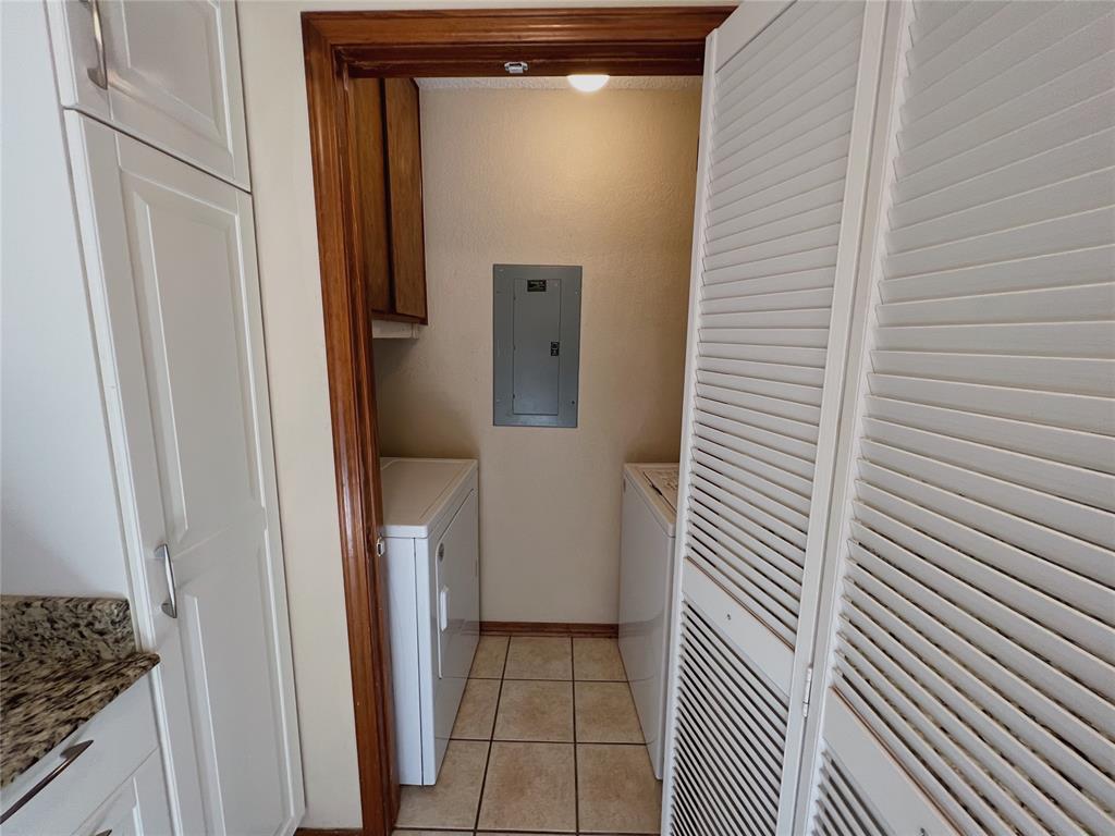 14148 Crossing Way East