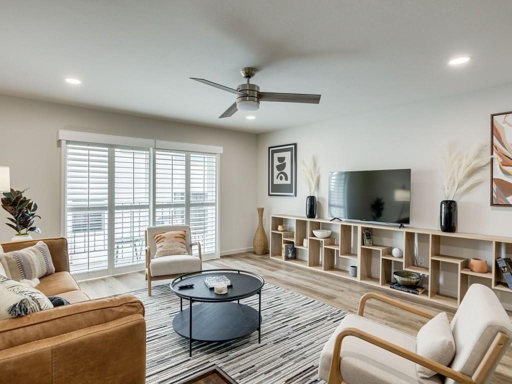 1110 Sherwood Lane 215