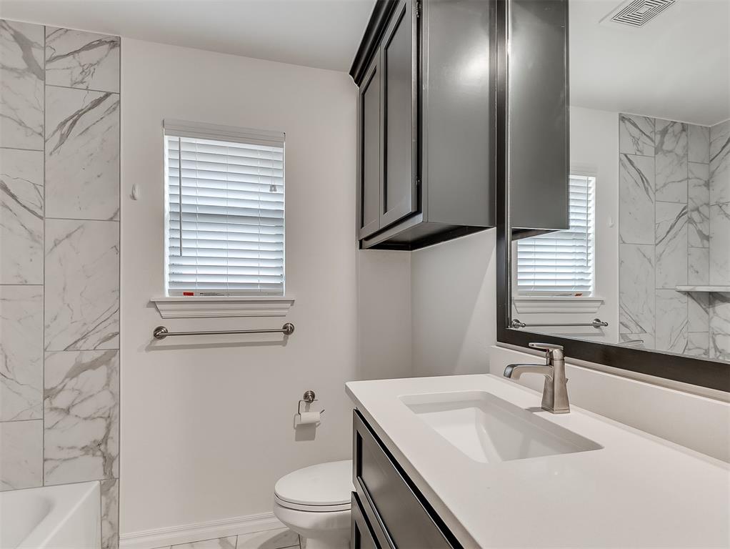 812 Chisholm Trail