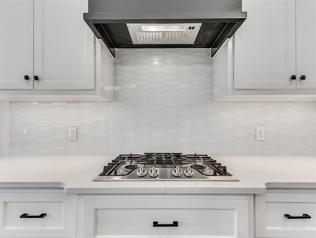 812 Chisholm Trail