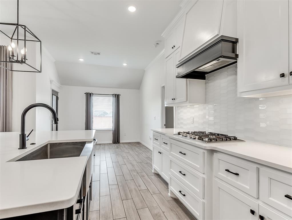 812 Chisholm Trail