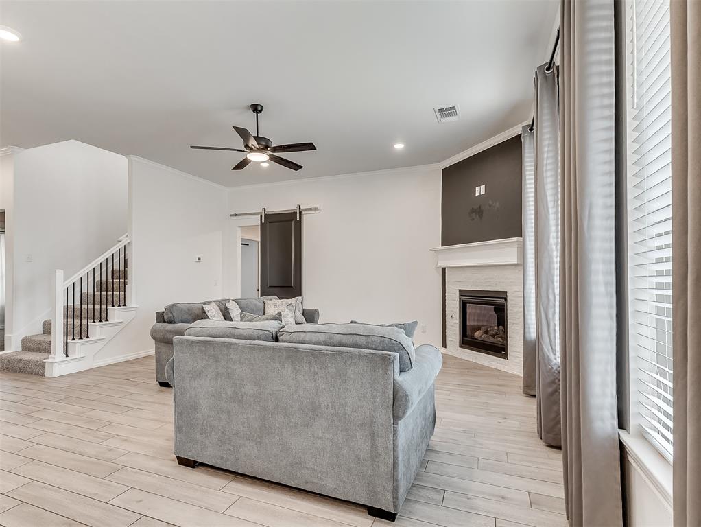 812 Chisholm Trail