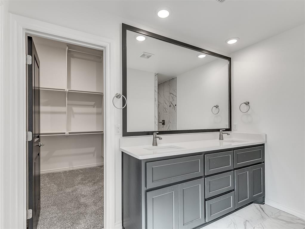 812 Chisholm Trail