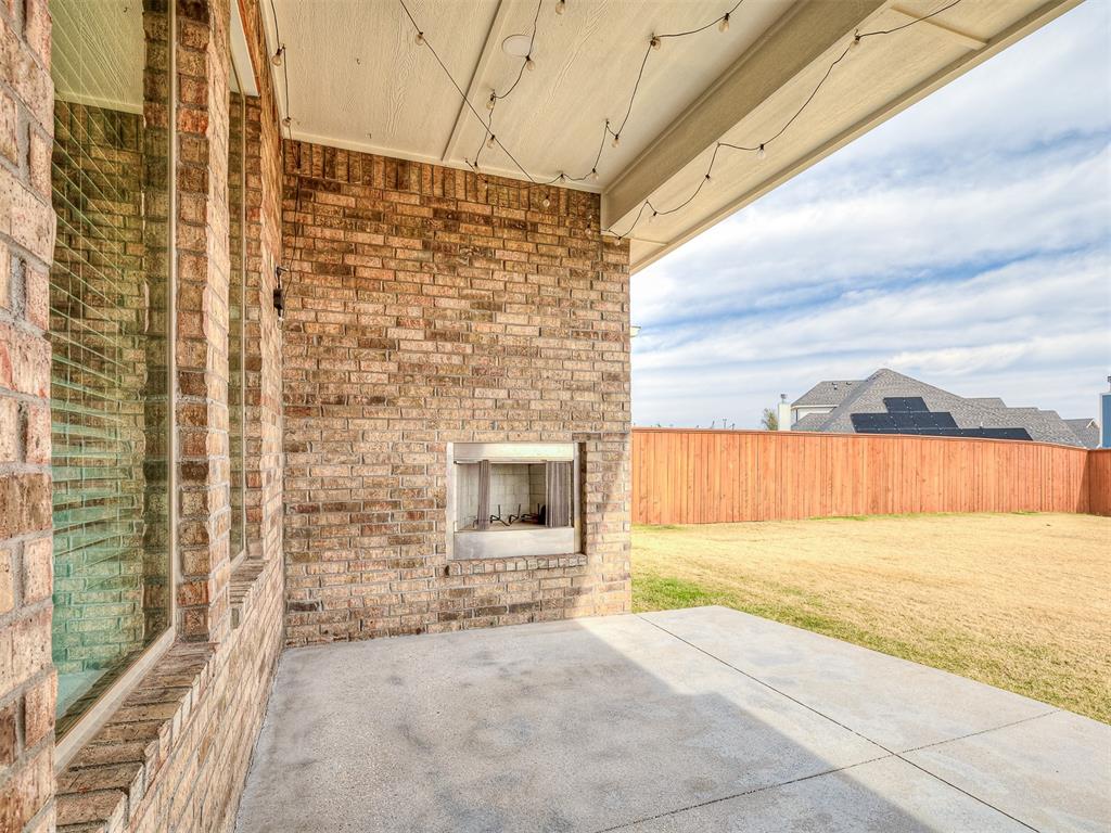 812 Chisholm Trail