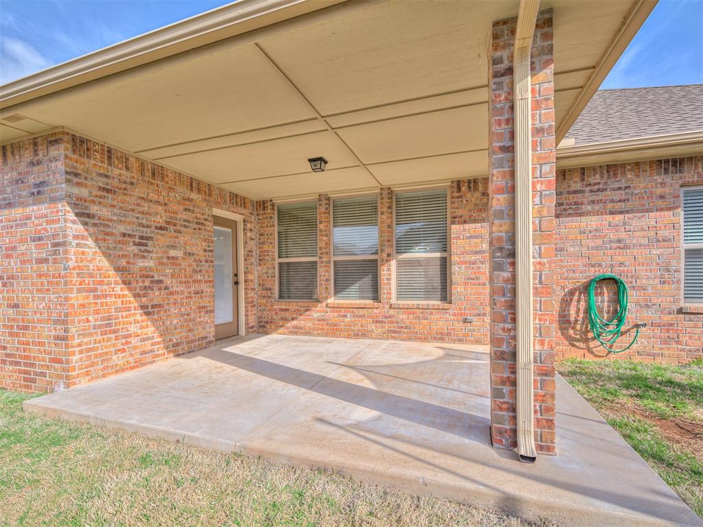 8208 NW 160th Terrace