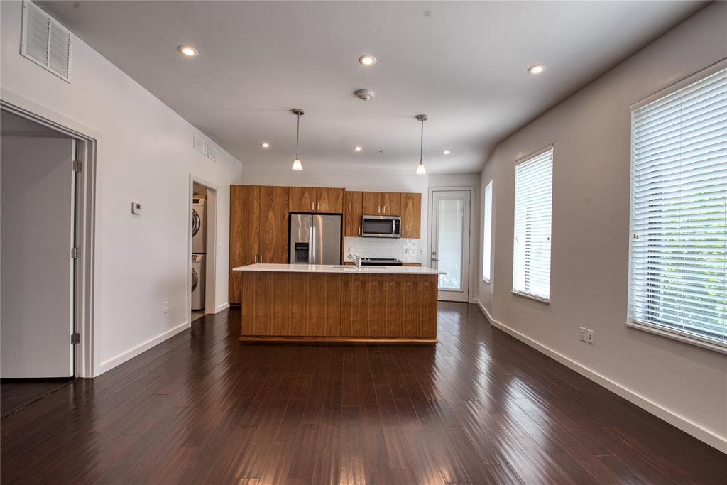627 Couch Drive Unit: 8