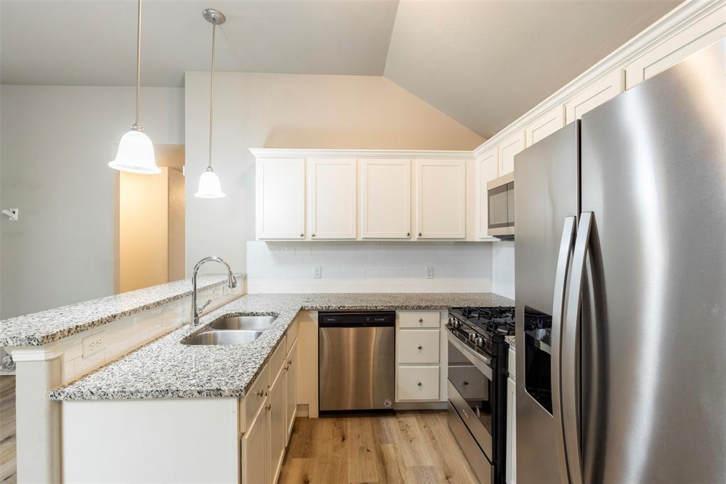 4212 Bonaparte Boulevard