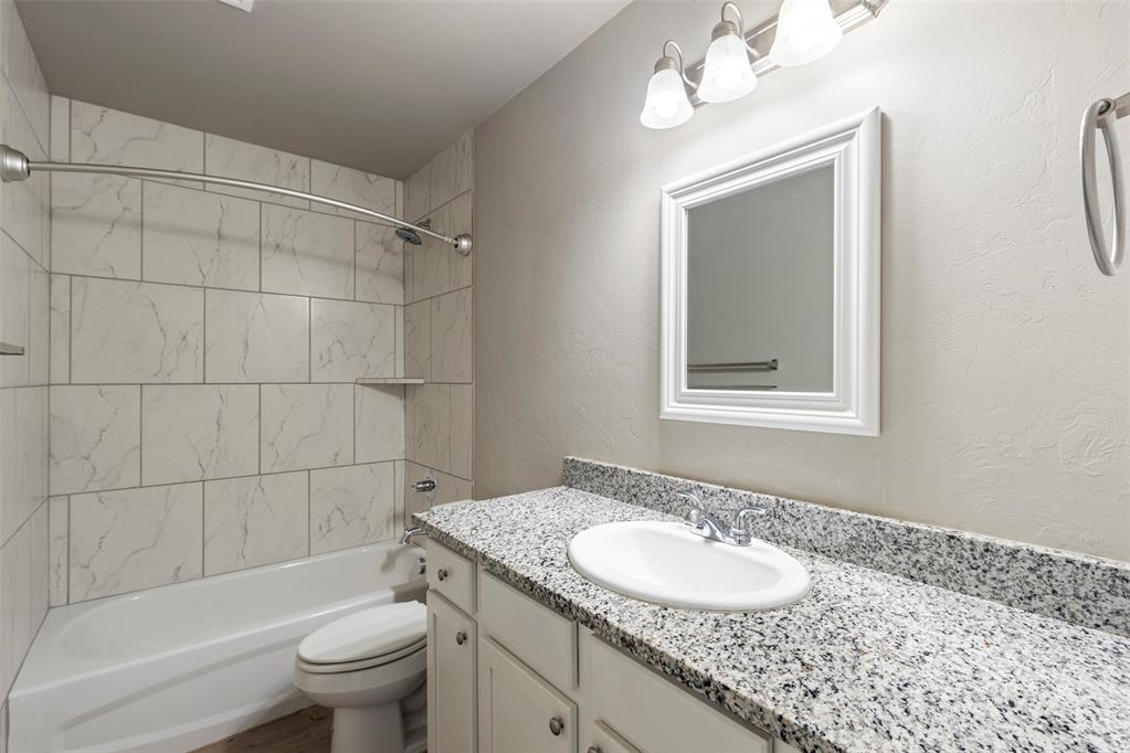 4212 Bonaparte Boulevard