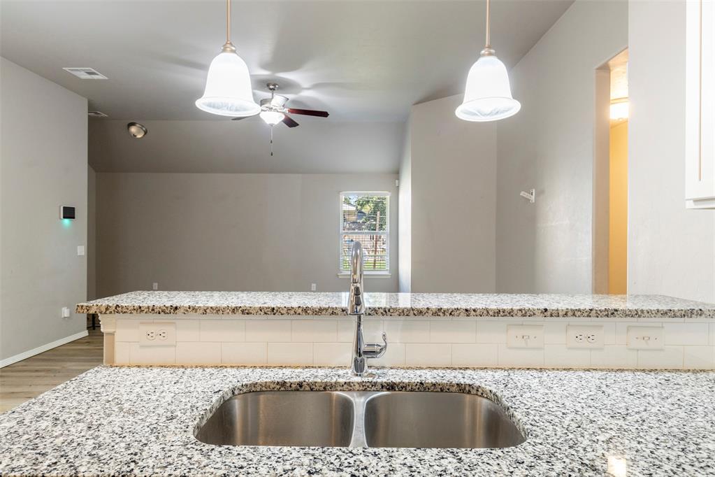 4212 Bonaparte Boulevard