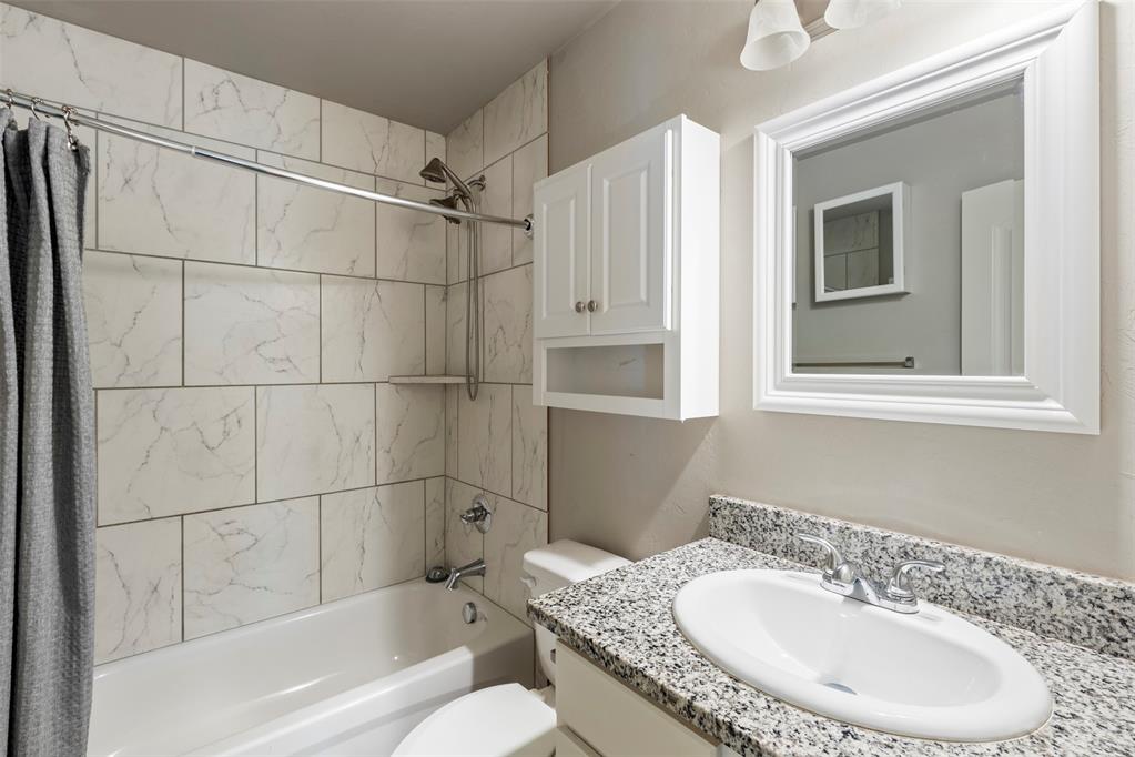 4212 Bonaparte Boulevard