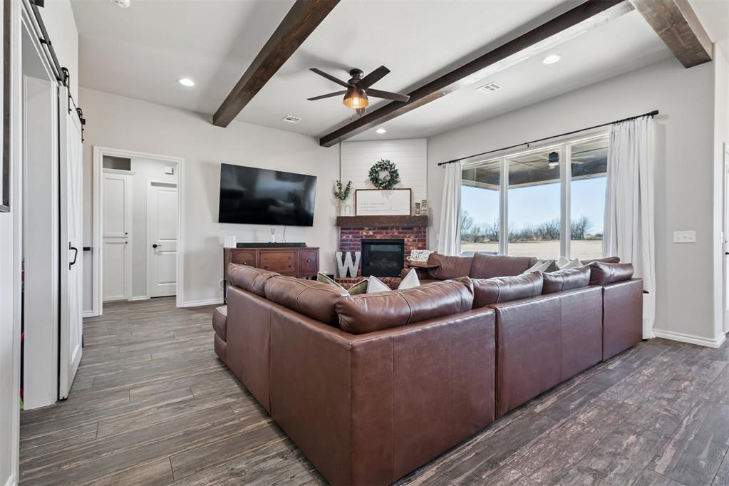 2827 NW Cheyenne Way