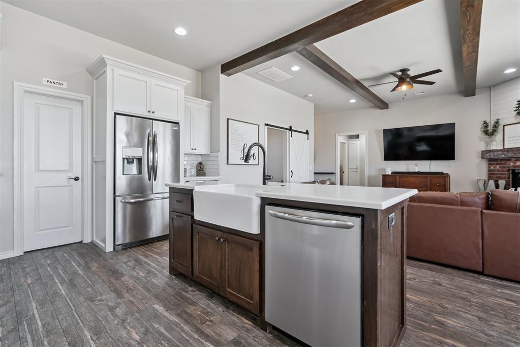 2827 NW Cheyenne Way