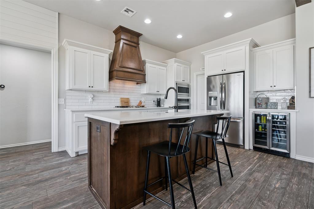 2827 NW Cheyenne Way