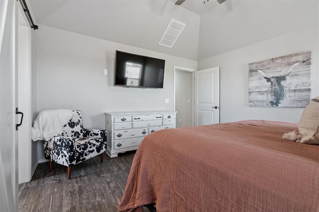 2827 NW Cheyenne Way