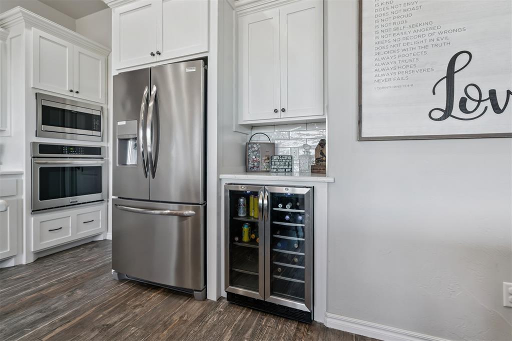 2827 NW Cheyenne Way