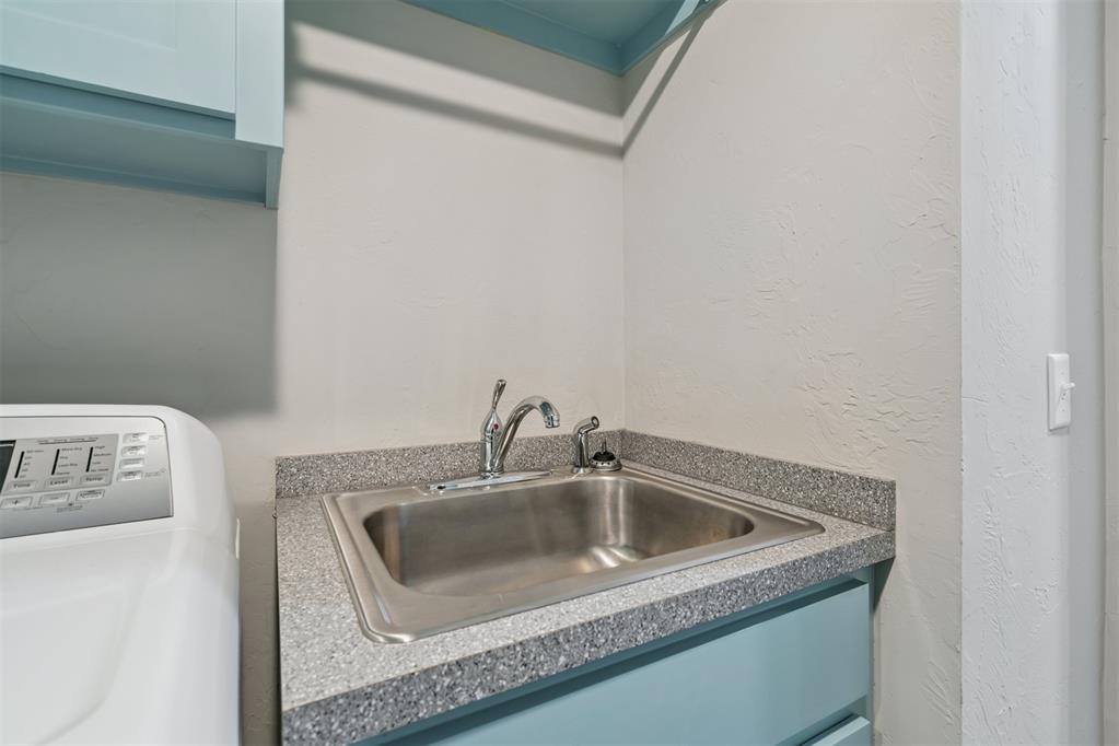 2827 NW Cheyenne Way