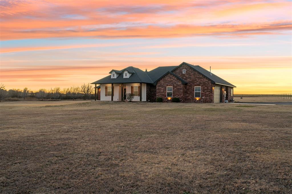 2827 NW Cheyenne Way