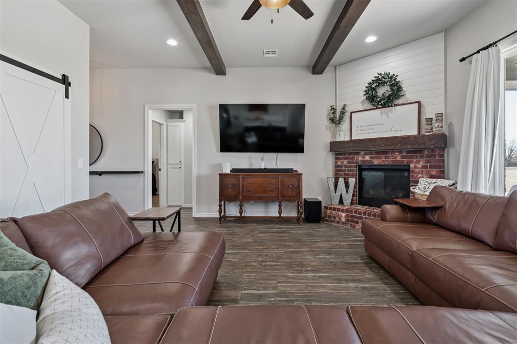 2827 NW Cheyenne Way