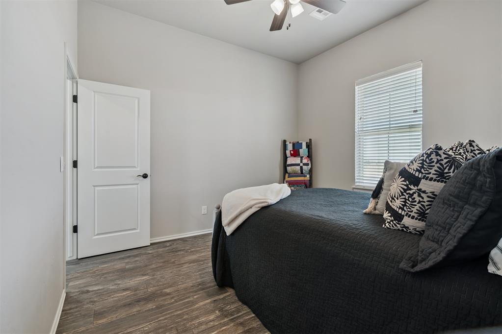 2827 NW Cheyenne Way