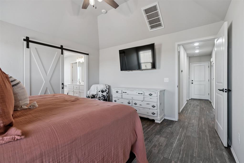 2827 NW Cheyenne Way