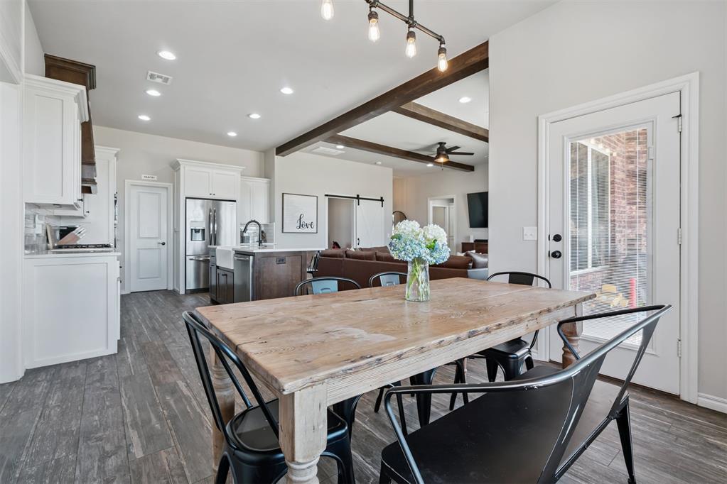 2827 NW Cheyenne Way