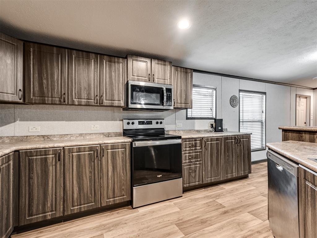 9921 Aberdeen Street