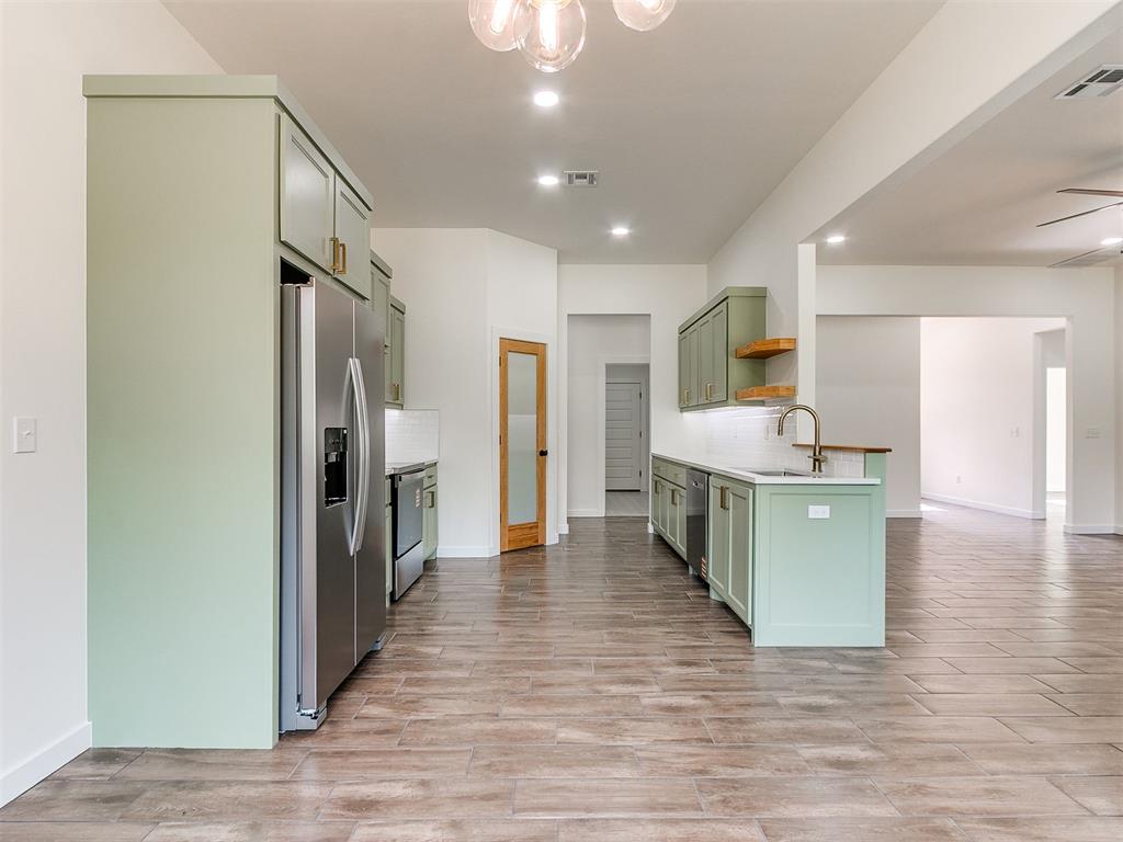 13994 Breezy Lane