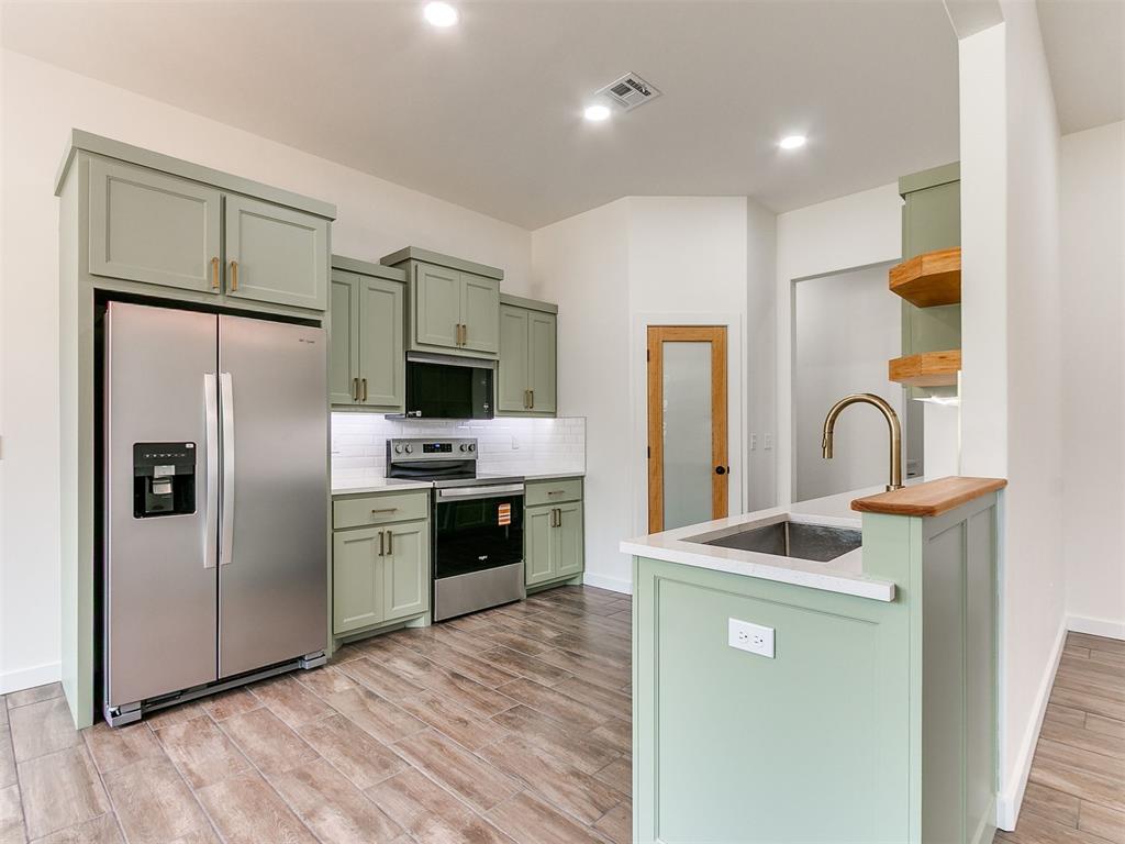 13994 Breezy Lane