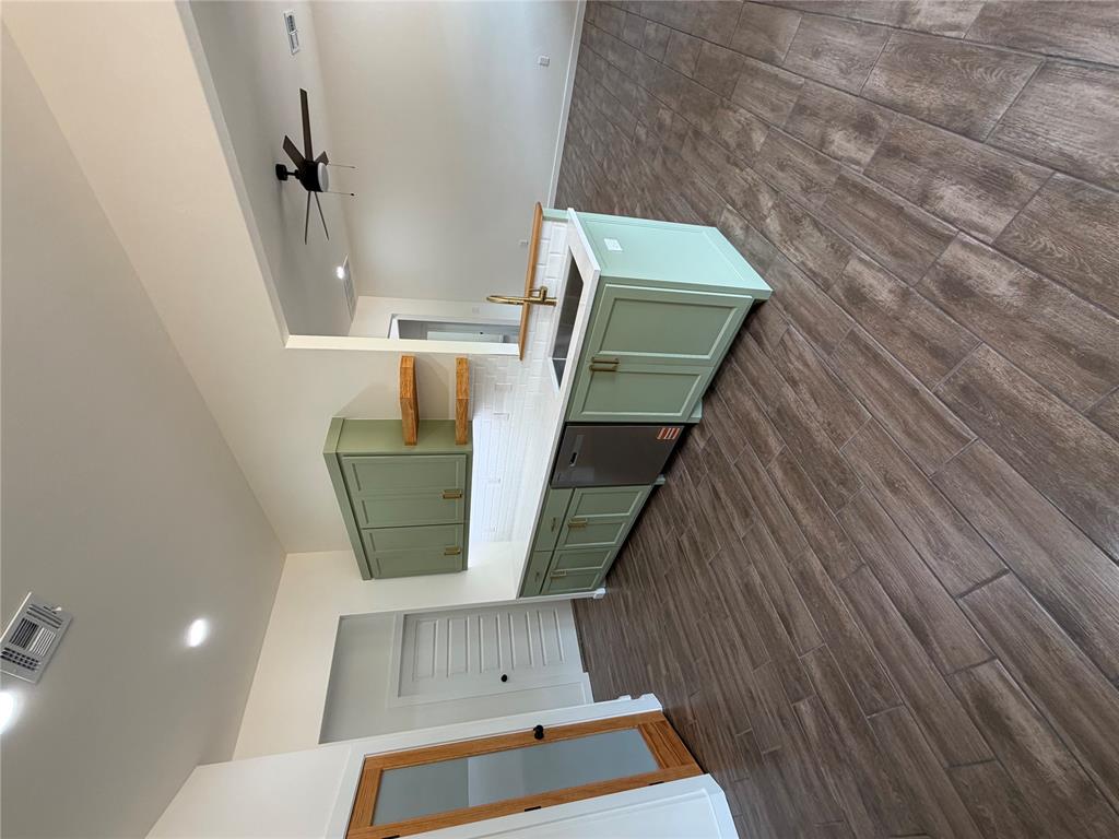13994 Breezy Lane