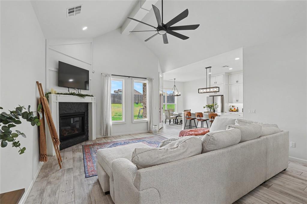 15817 Capri Lane
