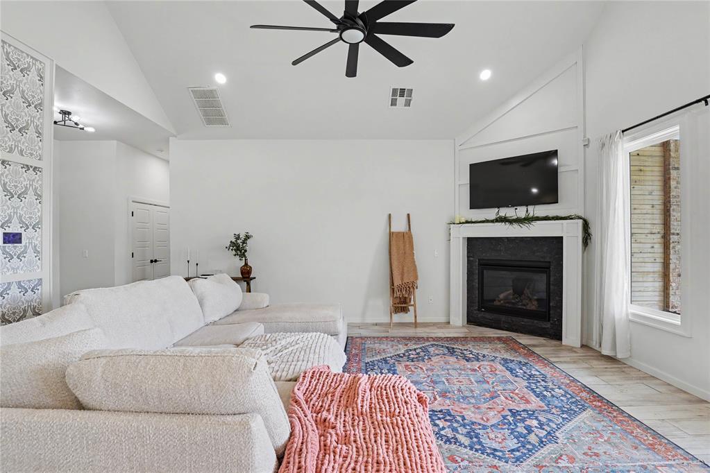 15817 Capri Lane